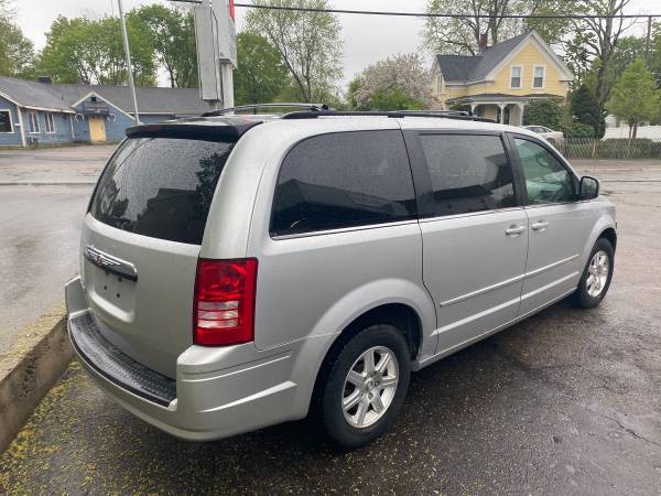 2008 CHRYSLER TOWN AND COUNTRY - - by dealer - vehicle for sale in HOLBROOK, MA – photo 5