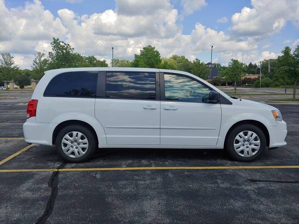 2017 DODGE GRAND CARAVAN - - by dealer - vehicle for sale in Waukesha, WI – photo 8
