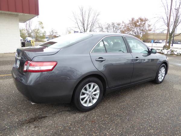 2011 Toyota Camry 4dr Sdn I4 Auto XLE (Natl) - cars & trucks - by... for sale in Elk River, MN – photo 6