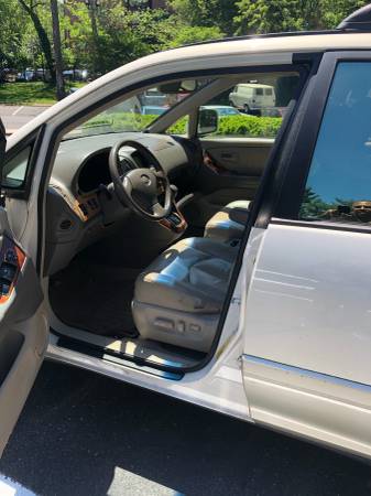 1999 Lexus RX300 AWD Leather Sunroof Good Condition for sale in Silver Spring, District Of Columbia – photo 3