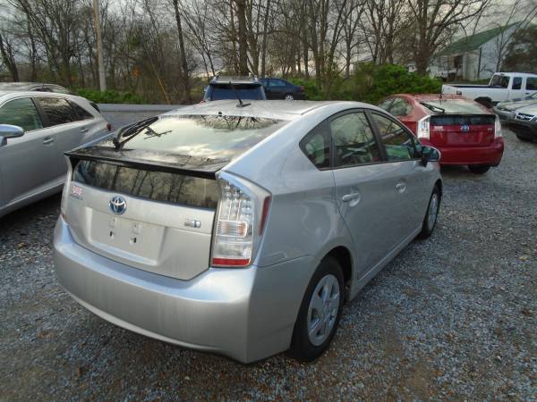 2011 Toyota ( Red ) Prius ( 51 MPG City ) We Trade for sale in Hickory, TN – photo 17