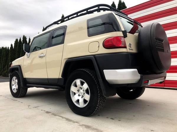 2008 Toyota FJ Cruiser 4WD AT **Only 66k Miles** - cars & trucks -... for sale in Shippensburg, PA – photo 4