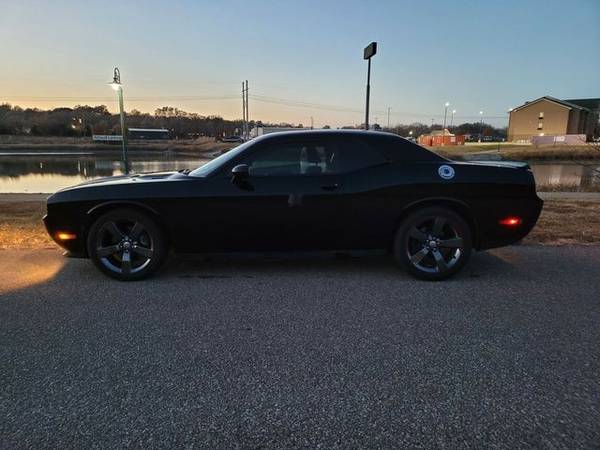 2014 Dodge Challenger - Financing Available! - cars & trucks - by... for sale in Fort Riley, KS – photo 9