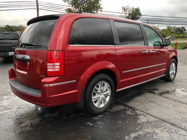 Clean! 2008 Chrysler Town & Country! Loaded! 3rd Row! for sale in Ortonville, OH – photo 5