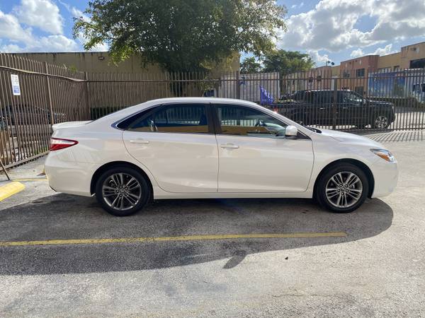 2017 Toyota Camry SE fully loaded 34k miles showroom condition -... for sale in Hialeah, FL – photo 3