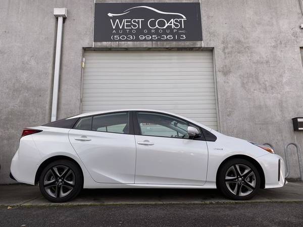 2019 Toyota Prius Limited Hatchback 1 Owner, Tech Pkg, Leather... for sale in Portland, OR – photo 2