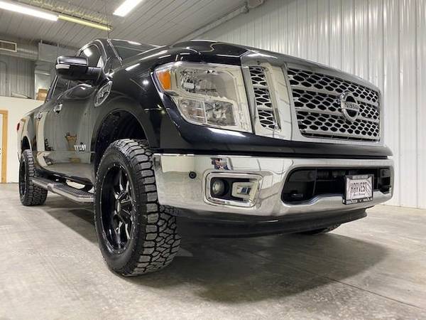 2017 Nissan Titan Crew Cab - Small Town & Family Owned! Excellent... for sale in Wahoo, NE – photo 5