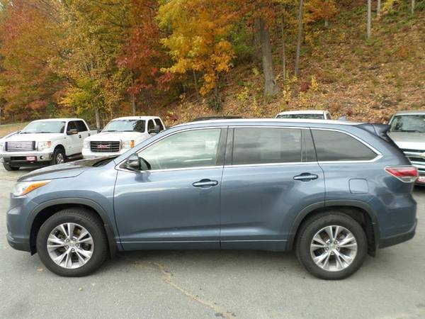 2015 Toyota Highlander XLE AWD V6 - - by dealer for sale in Springfield, VT – photo 2