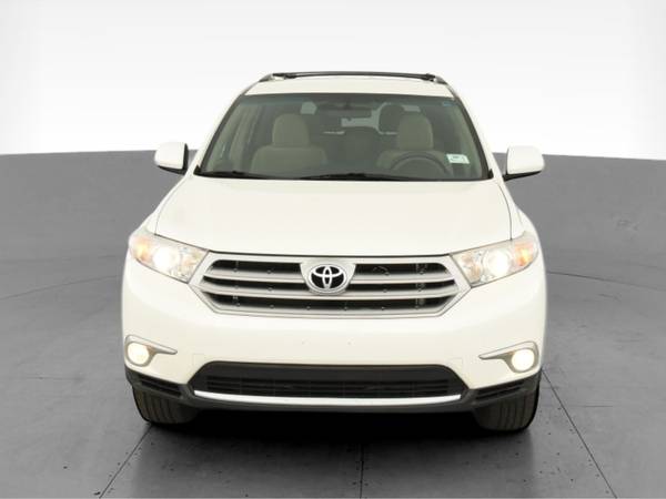 2013 Toyota Highlander Plus Sport Utility 4D suv White - FINANCE -... for sale in Rochester , NY – photo 17