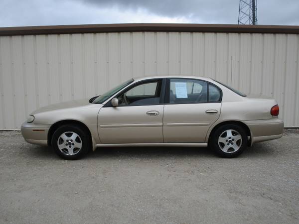 2002 Chevrolet Malibu LS - - by dealer - vehicle for sale in Wilmington, OH – photo 3