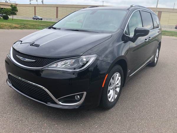 2018 Chrysler Pacifica Touring L **WARRANTY**LOADED****EASY FINANCING for sale in Ramsey , MN – photo 7