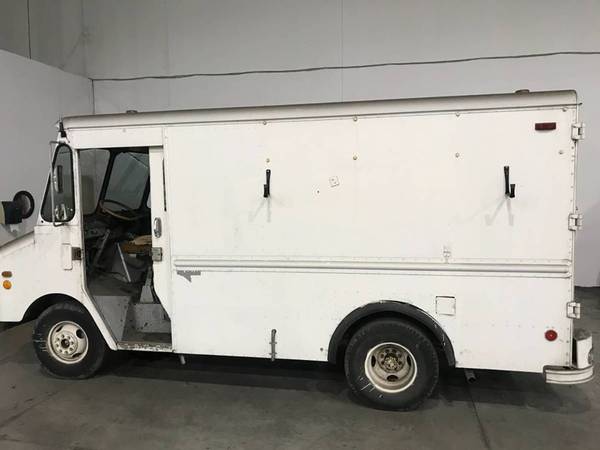 STEP VAN Grumman Aluminium body cargo Manual SBC Food Truck... for sale in Palatine, IL – photo 3