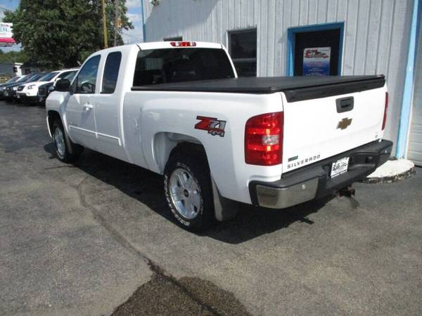 2011 Chevrolet Silverado 1500 LT Z71 4x4 Ext Cab 6 5 ft SB One for sale in Crystal Lake, IL – photo 4