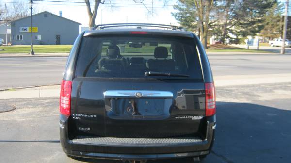 2010 CHRYSLER TOWN AND COUNTRY - cars & trucks - by dealer - vehicle... for sale in Grand Rapids, MI – photo 4
