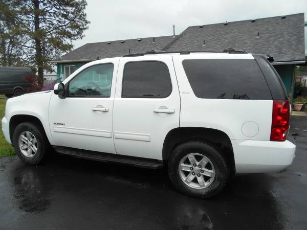 2013 GMC YUKON SLT 4X4 - - by dealer - vehicle for sale in Eugene, OR – photo 9