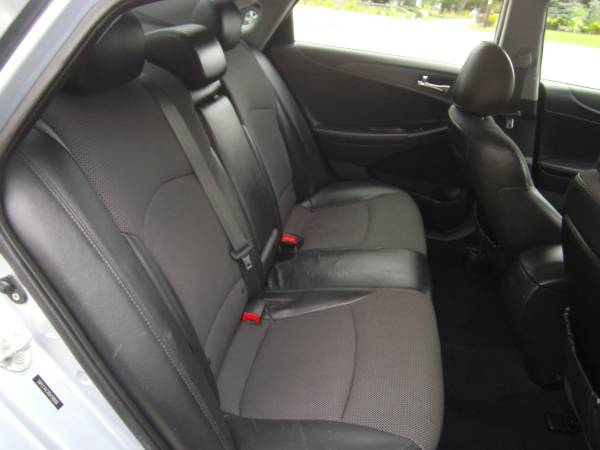 2011 Hyundai Sonata SE SALE PRICED!!! for sale in Wautoma, WI – photo 6