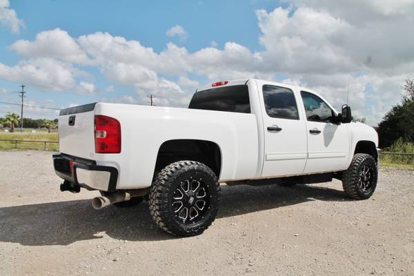 2014 CHEVROLET 2500 LT 4x4 - LOW MILES- DIESEL- COGNITO- NEW 20s &... for sale in Liberty Hill, TX – photo 13