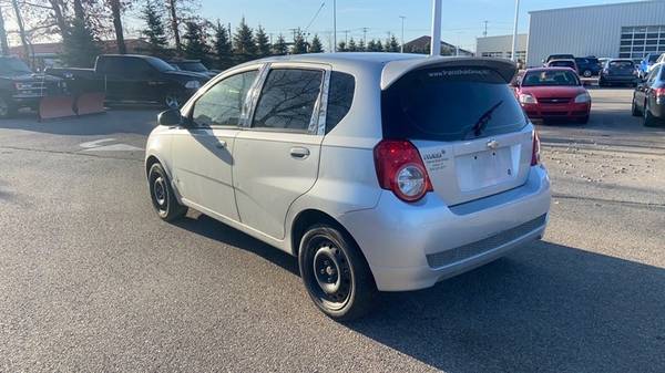 2011 Chevrolet Aveo5 Chevy 2LT HATCHBACK - - by dealer for sale in Cleves, OH – photo 2