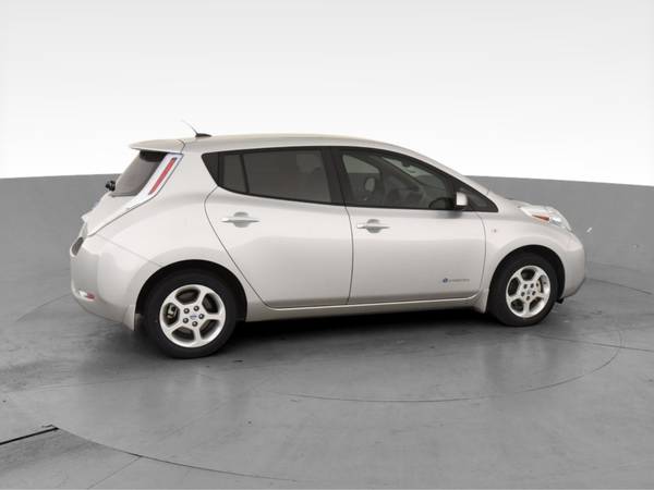 2011 Nissan LEAF SL Hatchback 4D hatchback Silver - FINANCE ONLINE -... for sale in Bakersfield, CA – photo 12