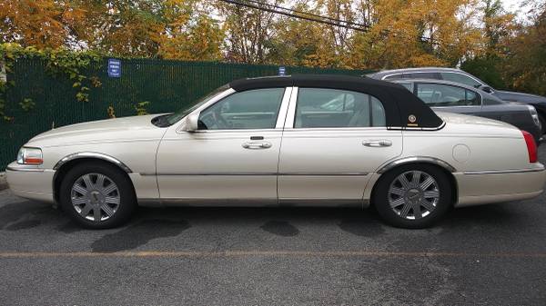 2003 Lincoln Town Car Cartier Premier Edition Low miles Garage Kept... for sale in Bayside, NY – photo 3
