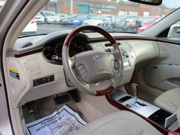 2006 Hyundai Azera Limited Sunroof/Leather & Clean Title - cars for sale in Roanoke, VA – photo 12