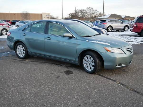 2009 Toyota Camry XLE SUPER MINT WITH LOW MILES SEE PHOTOS - cars &... for sale in Minneapolis, MN – photo 4