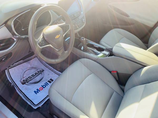 2018 Chevy Malibu-4dr,Silver,4cylinder,Super Nice Car,Great MPG for sale in Santa Barbara, CA – photo 5