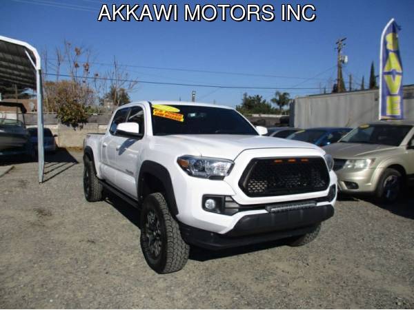2017 Toyota Tacoma SR5 Double Cab 6' Bed V6 4x4 AT - cars & trucks -... for sale in Modesto, CA – photo 4
