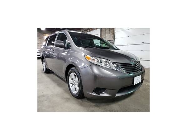 2017 Toyota Sienna LE 31k Wheelchair Mobility Handicap ADA Compliant... for sale in Wichita, NV – photo 13