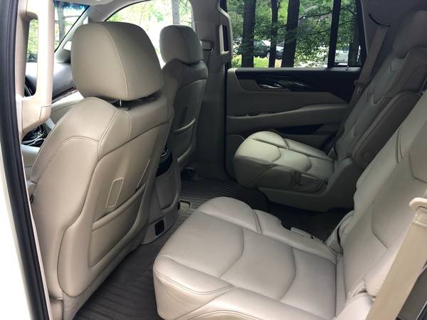 2015 Caddy Cadillac Escalade Luxury 4WD suv Pearl White for sale in Fayetteville, AR – photo 16