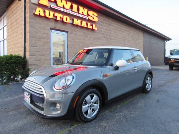 2015 MINI Cooper Hardtop HB - cars & trucks - by dealer - vehicle... for sale in Rockford, WI – photo 3