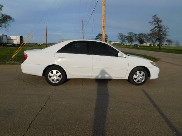 2006 Toyota Camry LE - - by dealer - vehicle for sale in Topeka, KS – photo 2