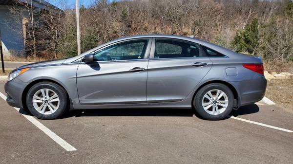 2013 Hyundai Sonata GLS - - by dealer - vehicle for sale in Eau Claire, WI – photo 17