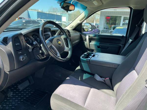 An Impressive 2013 Chevrolet Silverado 1500 TRIM with for sale in South Windsor, CT – photo 11