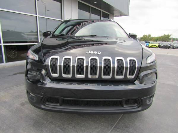 2015 Jeep Cherokee FWD 4dr Limited - - by dealer for sale in Council Bluffs, NE – photo 2