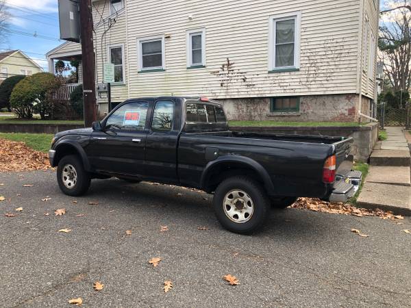 Toyota Tacoma 1996 4x4 Manual Etra Cab - cars & trucks - by owner -... for sale in Waldwick, NJ – photo 2