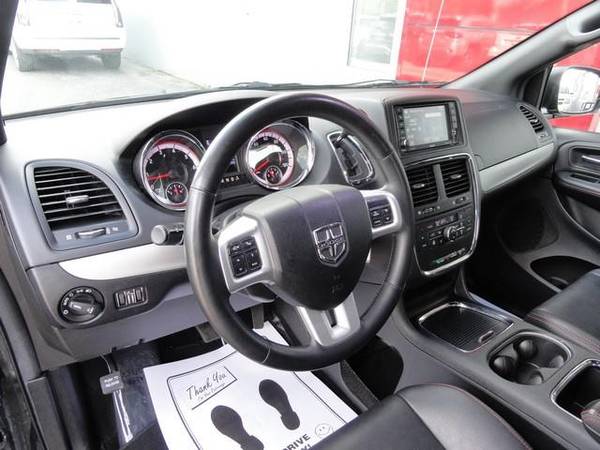 2018 Dodge Grand Caravan GT * MUST SEE!! * CARFAX 1-Owner for sale in GRANDVILLE, MI – photo 12