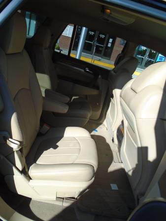 2011 Buick Enclave CXL - Loaded, Very nice for sale in Palo Verde, AZ – photo 12