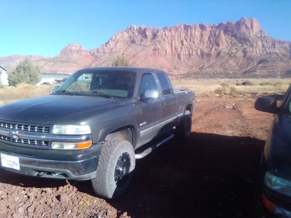 2000 Chevy 2500 four-wheel drive extended cab only 3900 - cars &... for sale in Rockville, UT