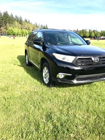 Low mileage 2012 ToyotaHighlander 4x4 (4WD) V6 4dr tailgate SUV for sale in Beaverton, OR – photo 3