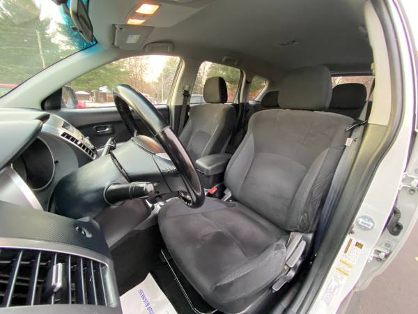 2009 Mitsubishi Outlander 4X4 - cars & trucks - by dealer - vehicle... for sale in Ham Lake, MN – photo 8