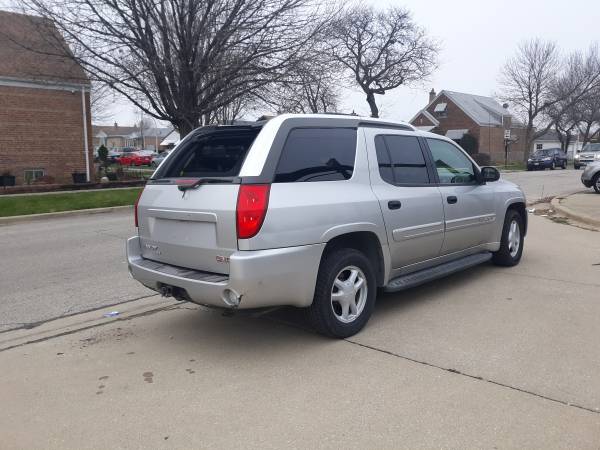 2004 GMC envoy xuv special edition 4x4 v6 - cars & trucks - by owner... for sale in Chicago, IL – photo 2