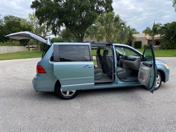 Excellent minivan for sale in Bradenton, FL – photo 17