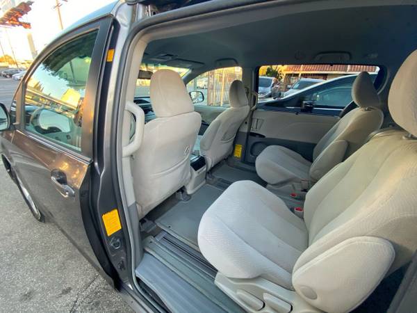 2012 TOYOTA SIENNA LE / CLEAN TITLE / NO ACCIDENT / 1 OWNER - cars &... for sale in Los Angeles, CA – photo 10