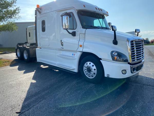 2016 Freightliner Cascadia - cars & trucks - by dealer - vehicle... for sale in Nixa, MO – photo 5