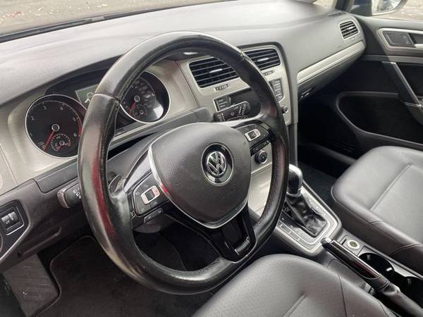 2015 Volkswagen Golf TDI SE Hatchback Leather Heated Seats, Moon... for sale in Portland, OR – photo 13