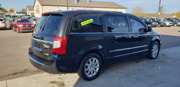 **NICE RIDE**2013 Chrysler Town & Country 4dr Wgn Touring for sale in Chesaning, MI – photo 6