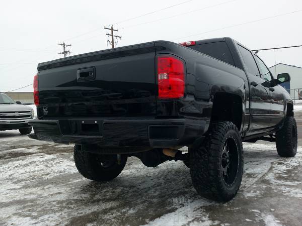 2017 Chevrolet Silvrado Crew Cab Z71 4x4 - LIFTED! Must See! MINT! for sale in Wyoming, MN – photo 14
