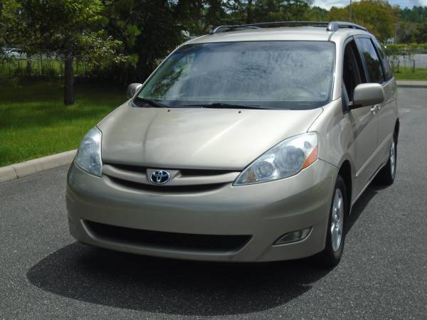 TOYOTA sienna XLE mini van, leather and nice!!!! - cars & trucks -... for sale in GAINESVILLE, FL 32609, FL – photo 7