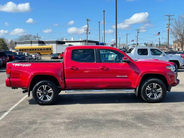 2017 Toyota Tacoma TRD Sport 4x4 4dr Double Cab 5 0 ft SB 6A - cars for sale in Minneapolis, MN – photo 8